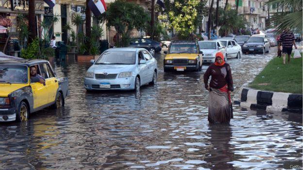 قتلى في موجة أمطار غزيرة تُغرق بعض قرى شمال مصر