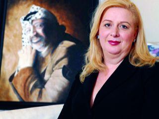 سهى تشكك بتقرير فرنسي يستبعد تسميم زوجها