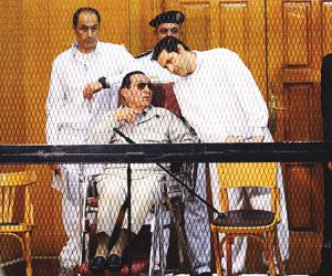 مصر.. "اعتبارات الأمن القومي" تفرض السرية على محاكمة "مبارك"