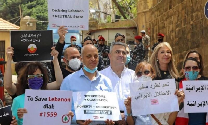 نشطاء لبنانيون يطالبون بقطع العلاقات الدبلوماسيّة مع إيران وطرد سفيرها - صور