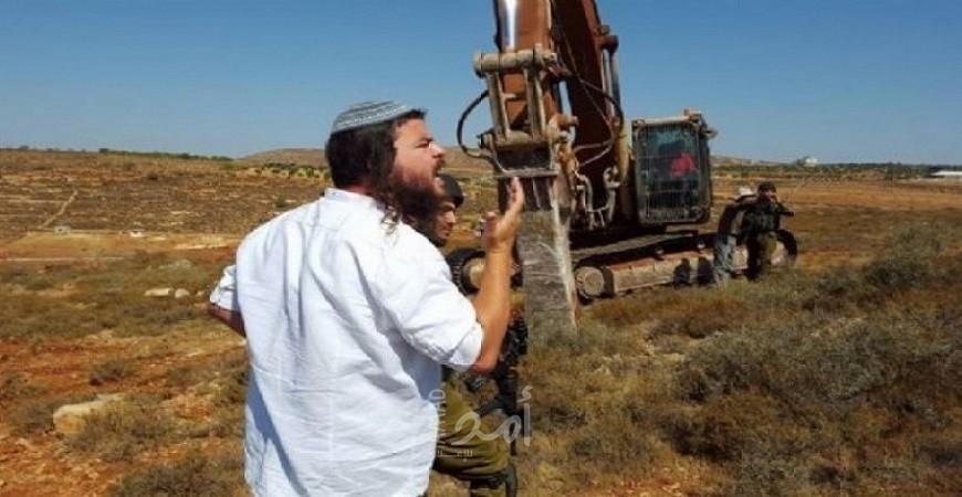 مستوطنون يعتدون على محطة للمحروقات وسط الخليل
