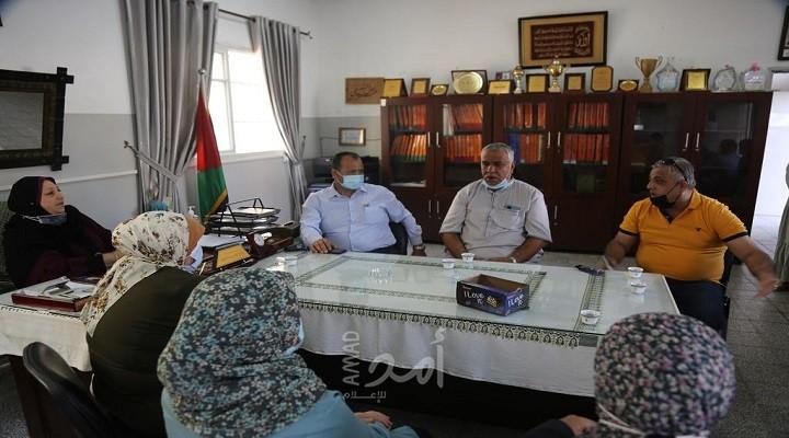 غزة: وفد من مجموعة الخير للخدمات التعليمية يقدم مساعدة للوقاية من "كورونا" لمدرسة الجليل