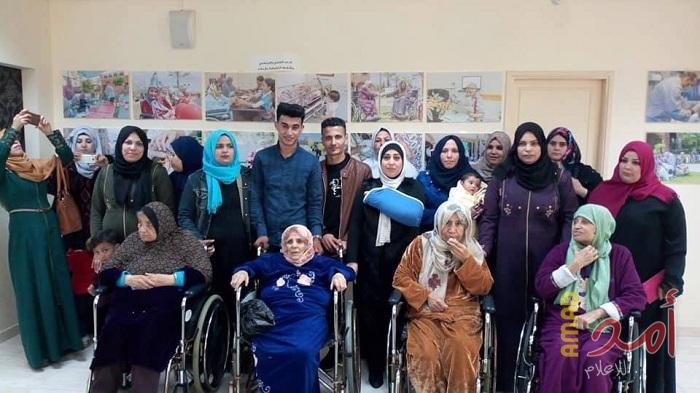 "لجان العمل النسائي" ينظم احتفالاً للمسنات في قطاع غزة
