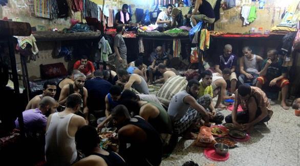 "حماس" تخطط لإطلاق سراح "الجنائيين" وتتجاهل معتقلي "فتح"..وابو شهلا يتهمها بعدم مدهم بالأكل والمياه