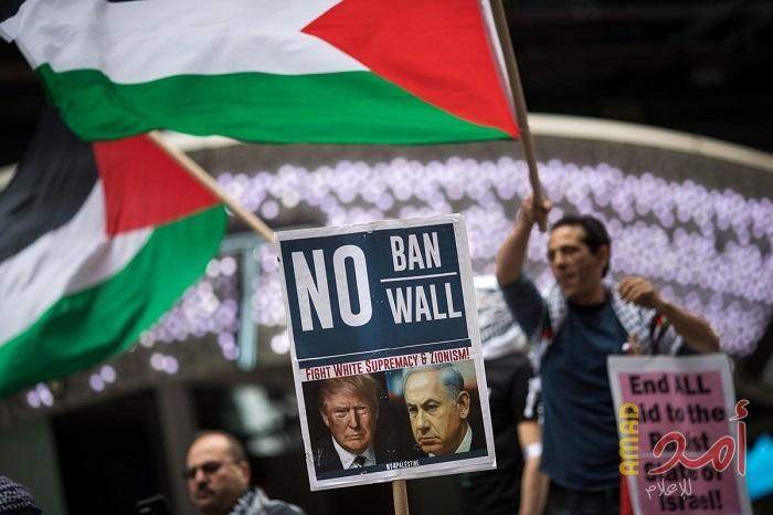 بالصور.. فلسطينيو أمريكا ومحتجين يتظاهرون تنديداً بالمجزرة الإسرائيلية في غزة