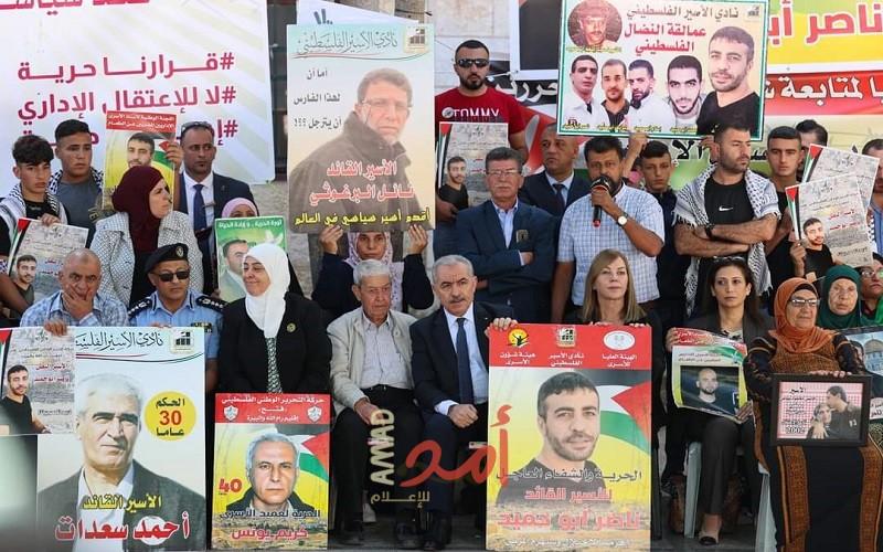 اشتية: الحكومة ستواصل عملها لتوفير مقومات الصمود لأسرانا