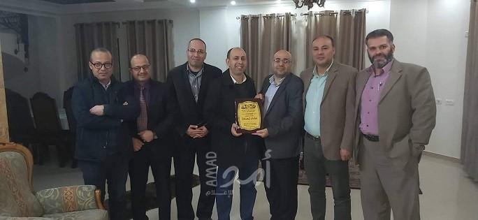 ضمن فعاليات الاحتفال بالإنطلاقة.. "مكتب أطباء فتح" يكرم كادره غرب غزة