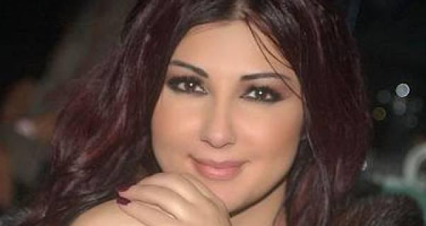 حزب الله يضع الإعلامية اللبنانية "كارول معلوف" بقائمة الاغتيالات لبثها مقابلة مع أسيرين لدى جبهة النصرة