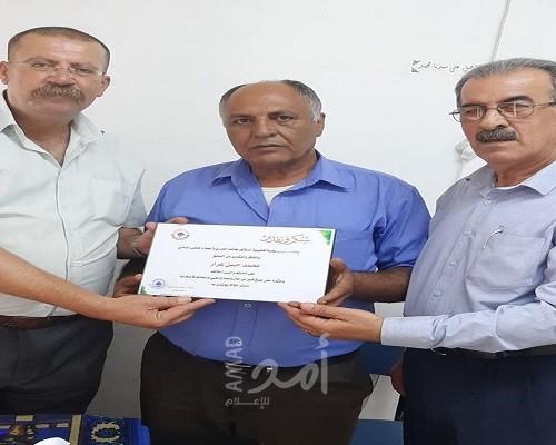 ‏بلدية قلقيلية تكرم سائقاً تقديرا لأمانته‏