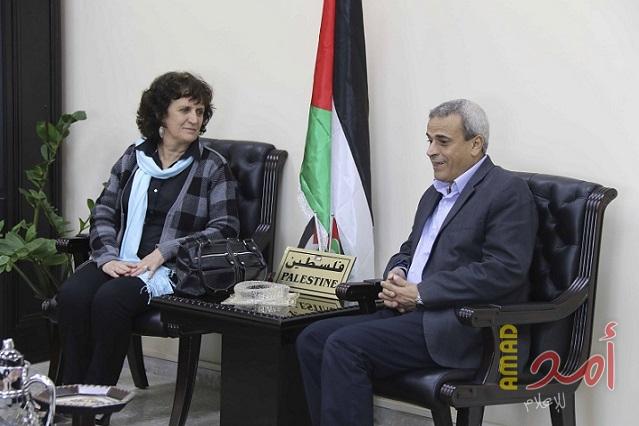 قلقيلية: المحافظ يلتقي البرلمانية الأرجنتينية لاورا بارونة