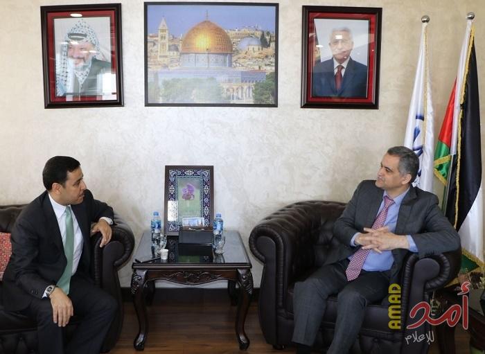 وزير الاتصالات يناقش مع السفير الأردني سبل التعاون المشترك