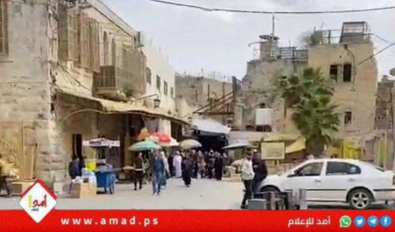 جيش الاحتلال يطلق النار تجاه شاب في البلدة القديمة بالخليل- فيديو