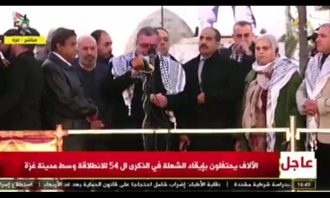 خلال مهرجان إيقاد الشعلة.. أبو شمالة: نحن ضد سياسة الاعتقالات والعام القادم سيكون عام وحدة "فتح"