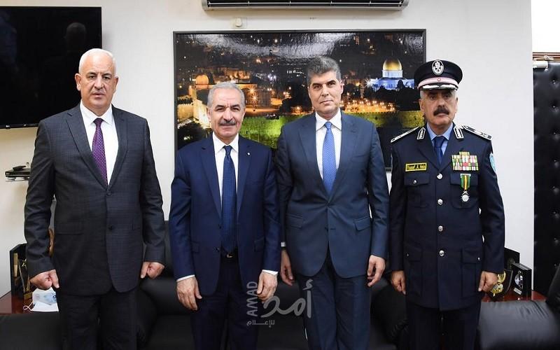 اشتية: جهاز الشرطة هو العنوان الرئيسي للعلاقة مع المواطنين