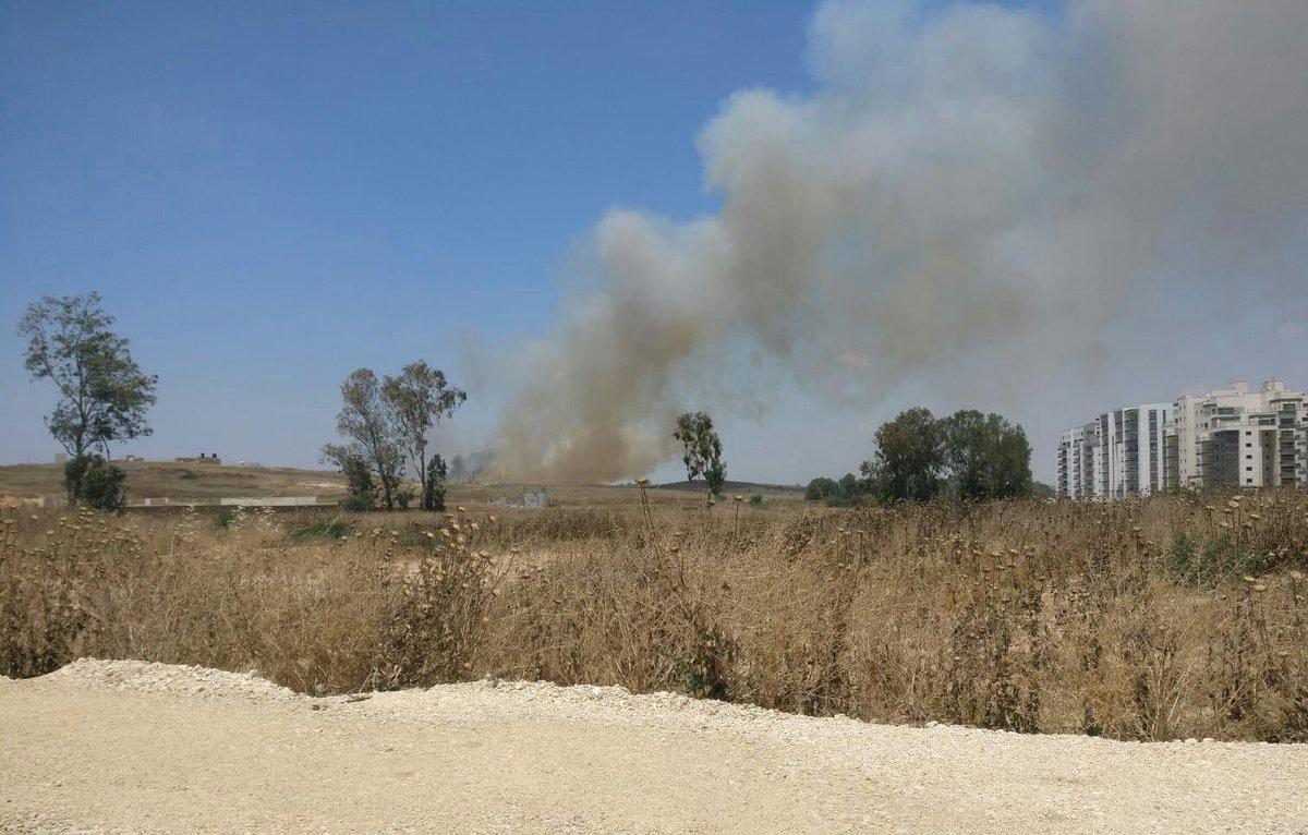 حريق في حقول جيش الاحتلال شمال غزة بفعل طائرة ورقية حارقة