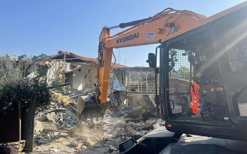 سلطات الاحتلال تجبر عائلة مقدسية على هدم منزلها في واد الجوز
