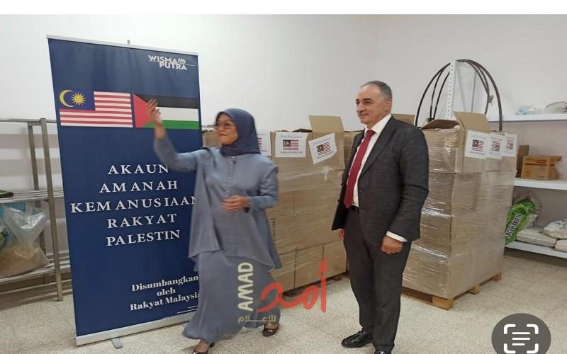 وفد ماليزي يقدم 600 طرد غذائي لقرى شمال غرب القدس بمناسبة شهر رمضان