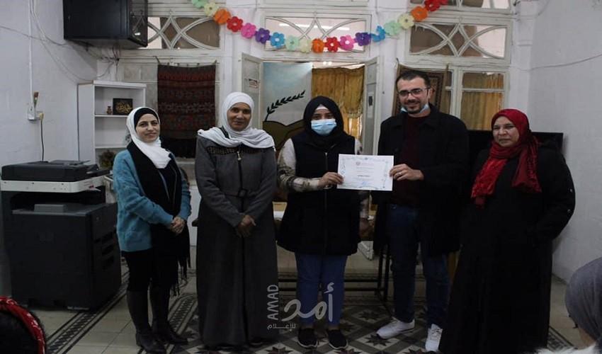 فتيات جنين يخرج دورة المهارات الحياتية والريادة وشبيبة طولكرم تحاضر حول النظام الغذائي الصحي