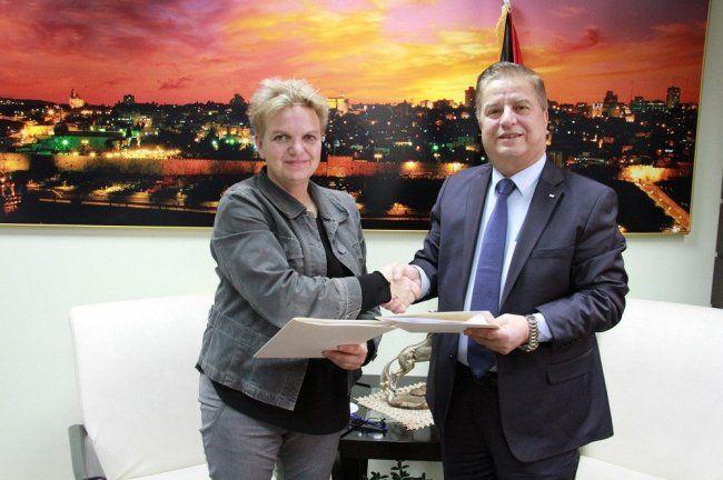 إتفاقية لإنشاء محطات توليد الأكسجين في المشافي الحكومية