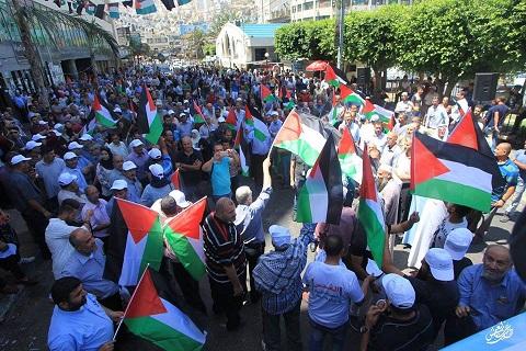 نابلس: مهرجان جماهيري احتفالا بانتصار أهالي القدس واجبار الاحتلال على ازالة البوابات الالكترونية