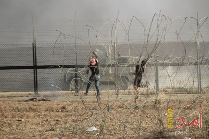 جيش الاحتلال يعتقل (3) شبان تسللوا عبر السياج الفاصل شمال غزة