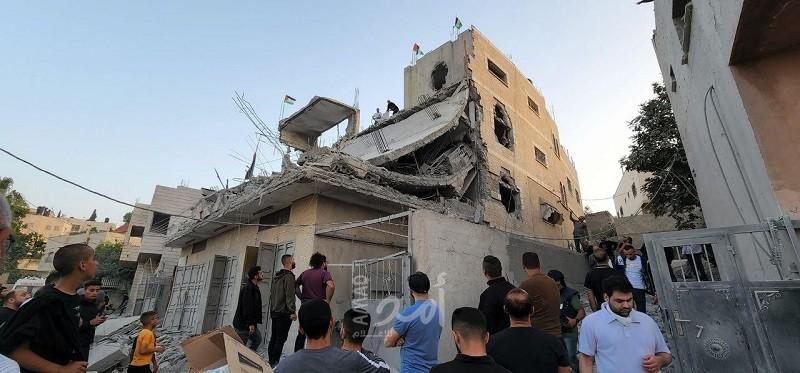 جيش الاحتلال يهدم منزلي الأسيرين "صبيحات والرفاعي" في جنين
