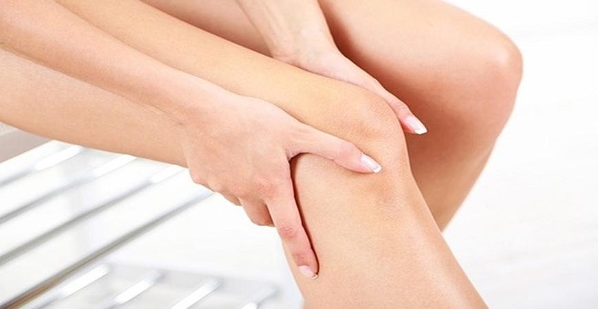 تخلصي من اسمرار الركبة في 4 أيام
