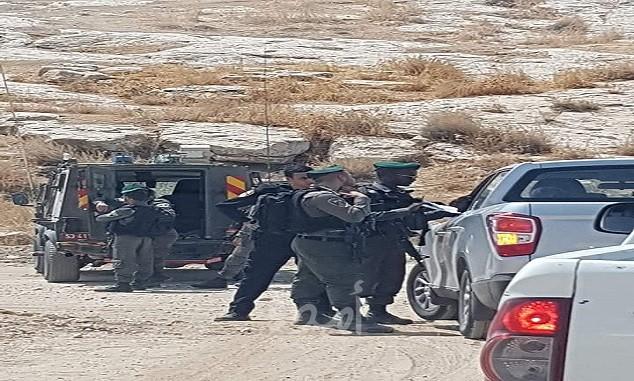 القدس: قوات الاحتلال تخطر بهدم خيمتين وبركس في برية السواحرة