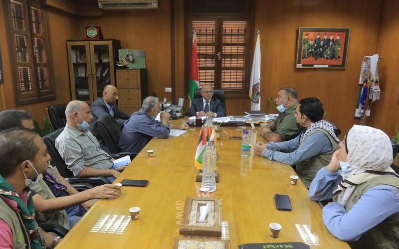 بلدية غزة تبحث مع وفد من جمعية الكشافة الفلسطينية سبل التعاون