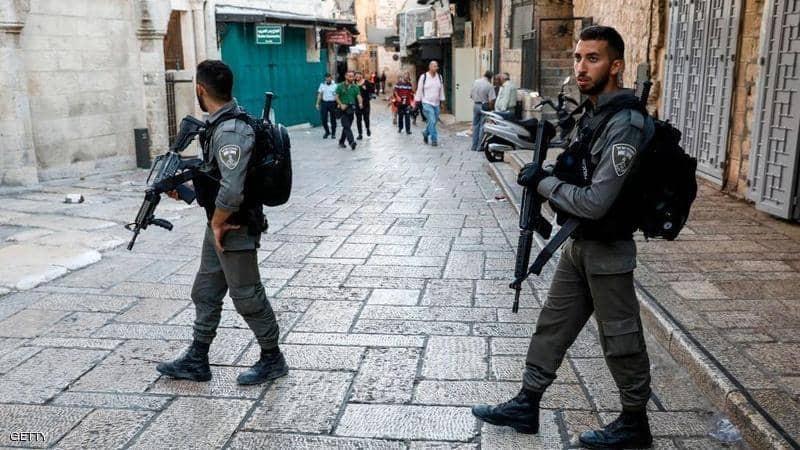قوات الاحتلال تعتقل فتى من قرية الجديرة بالقدس