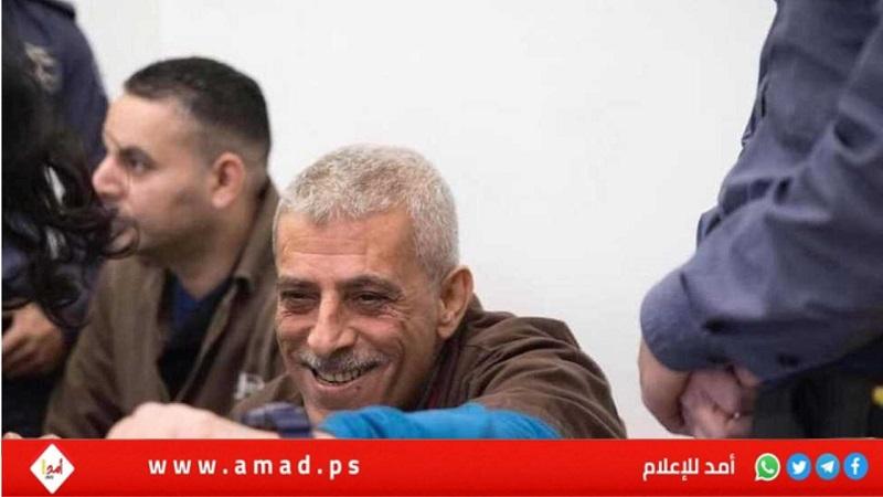 مركز فلسطين: الأسير وليد دقة قد يلقى مصير الشهيد الأسير ناصر أبو حميد