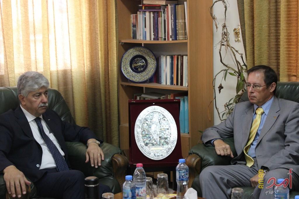 مجدلاني خلال لقاءه سفير روسيا: استغلال حالة الانقسام مصدر ابتزاز وورقة تستخدم لصفقة القرن