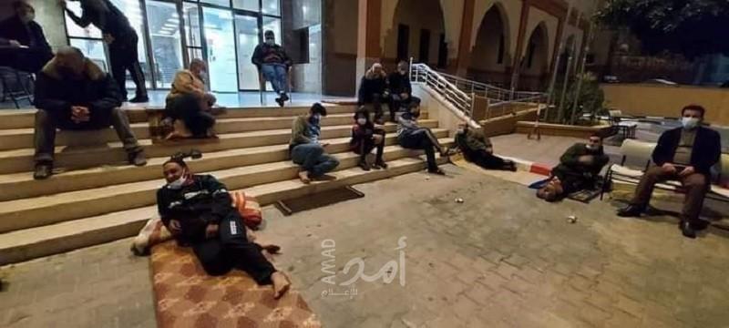 غزة: موظفو العقود يواصلون إضرابهم المفتوح  لليوم الـ(5) على التوالي- صور
