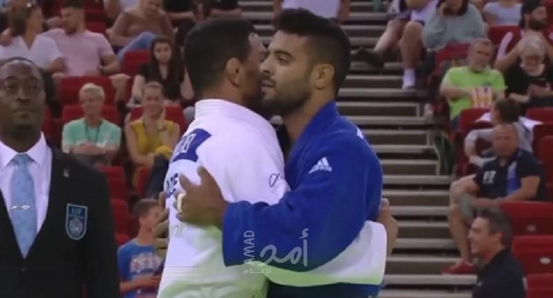 مباراة بين إيراني وإسرائيلي تنتهي "بعناق حار"