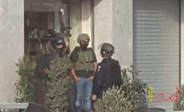بالصور.. اقتحام مدينة بيت جالا وقوات الاحتلال تداهم مطعماً