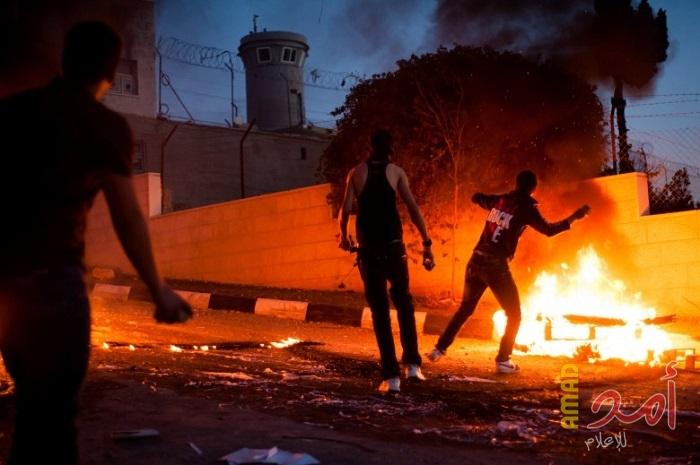 الشبان يستهدفون مركبات المستوطنين في قلقيلية