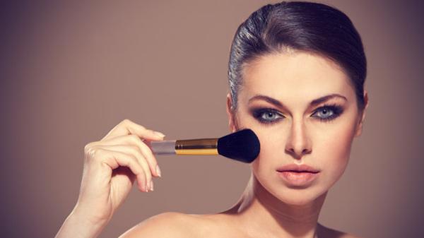 5 حيل للحصول على مكياج مثالى