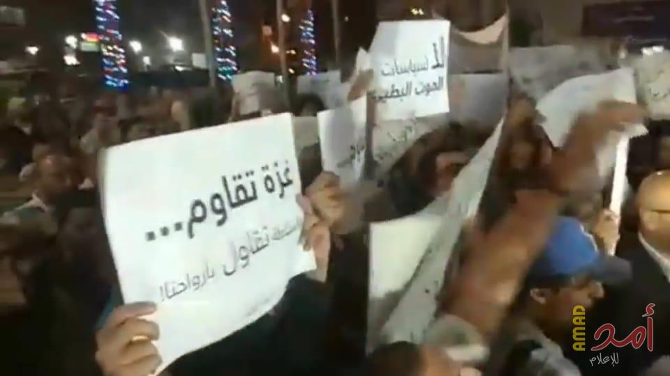 صحيفة: "قلق فلسطيني من صفقة تنقذ غزة وتفصلها عن الضفة"!