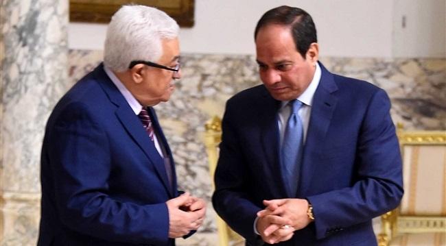 عباس يهاتف السيسي معزيا بوفاة والد زوجته