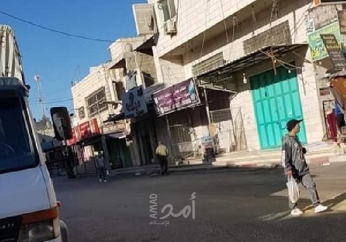 إعلان الحداد  على روح الشهيد "المسالمة" في بلدة "دورا" بالخليل- صور