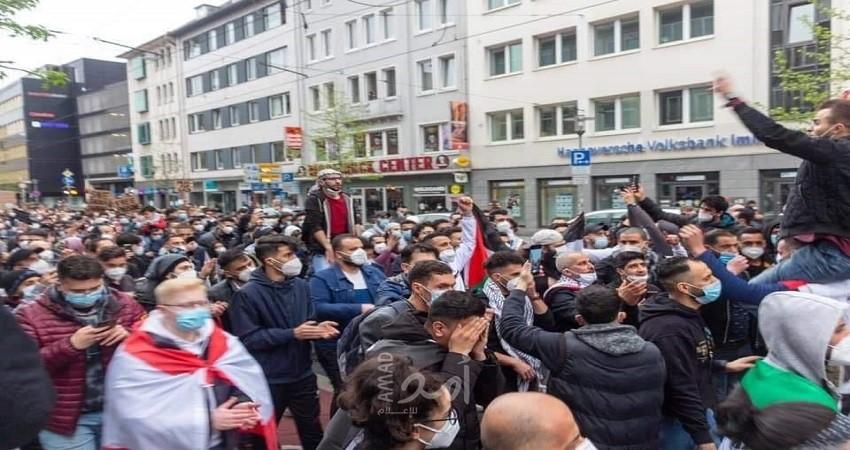 مظاهرة في ألمانيا دعمًا للشعب الفلسطيني واستنكارًا للعدوان الإسرائيلي على غزة