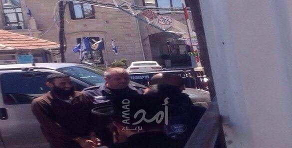 القدس: قوات الاحتلال تعتقل شاب وتبعد آخر مدة 5 أشهر عن المسجد الأقصى