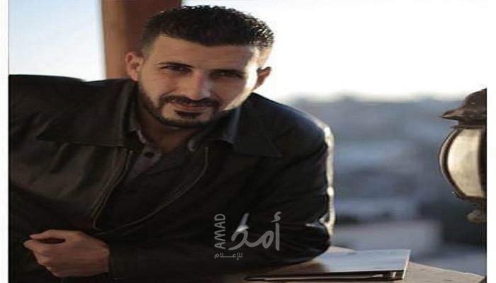 أجهزة حماس الأمنية تحتجز رسام الكاريكاتير "إسماعيل البزم"