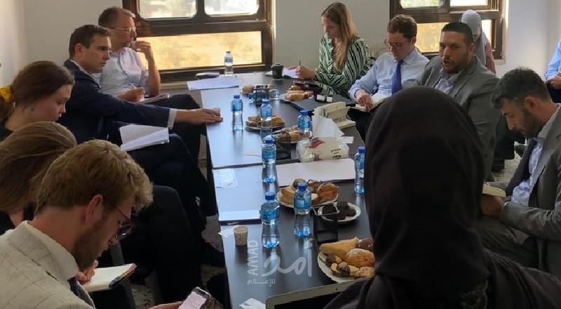 في بيان ملفت..الاتحاد الأوروبي يطالب السلطة الفلسطينية حماية حقوق الانسان و ضمان"حرية التعبير"