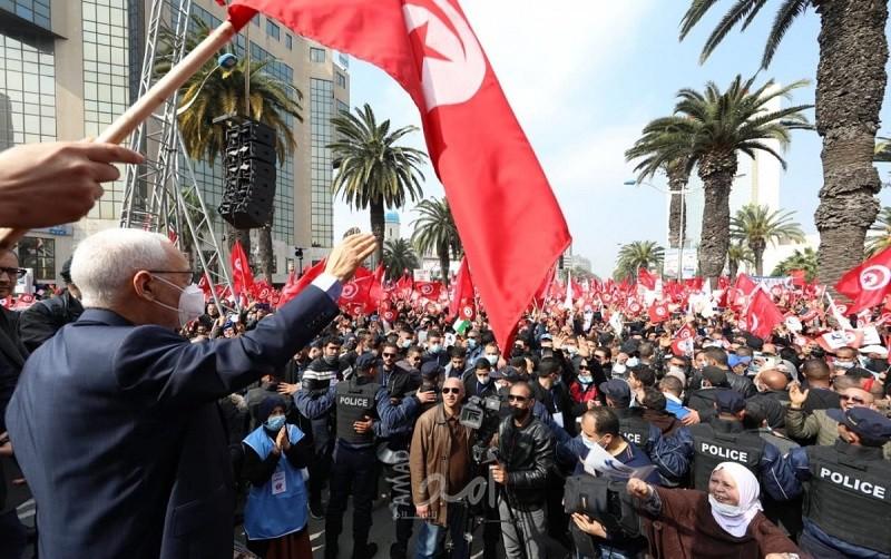 تونس: نقابة الصحفيين تندد باعتداءات "النهضة" الإخوانية الممهنجة ضد الإعلاميين
