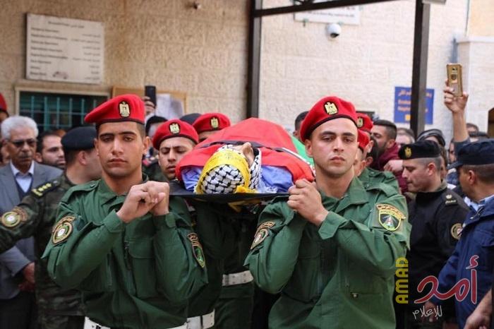 بالفيديو والصور.. بيت لحم تودع شهيد النخوة "أحمد مناصرة" بجنازة عسكرية