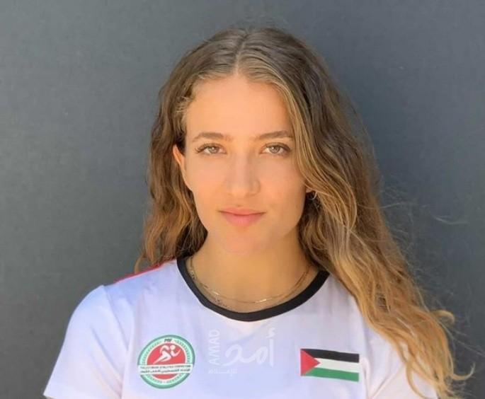 العداءة الفلسطينية هناء بركات تحسن رقمها الشخصي وتودع الأولمبياد
