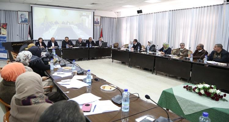 التربية تبحث ترتيباتها لتنفيذ جائزتي الرئيس للتميز والابتكار وجائزة الإنجاز والتميز