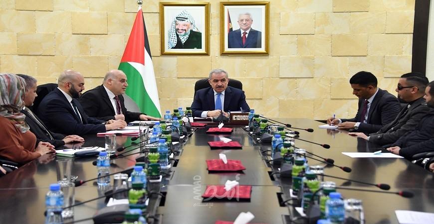 أشتية: حريصون على إدراج ذوي الاحتياجات الخاصة في كافة السياسات والبرامج