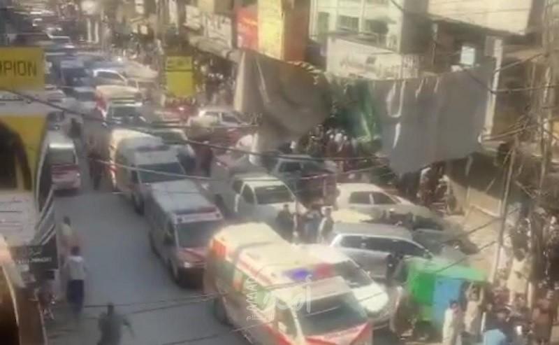 (30) قتيلاً في تفجير استهدف مسجداً بمدينة بيشاور الباكستانية- فيديو